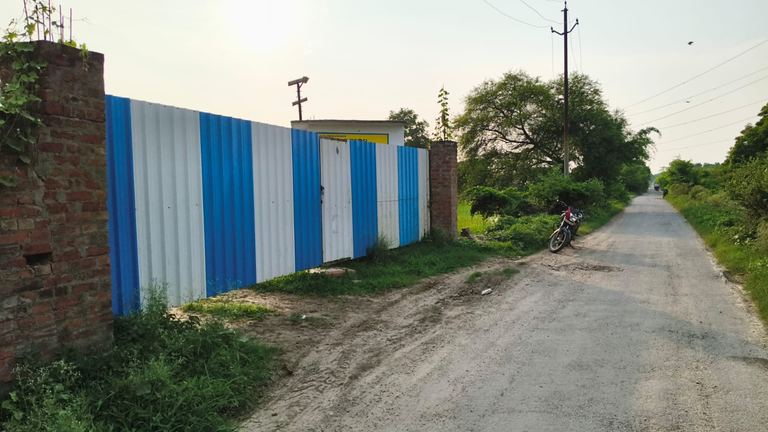 Approach road and gate at the Chandauli plant.